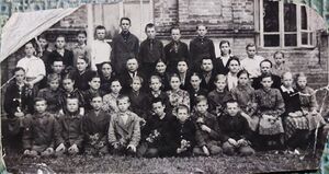 Носівська школа № 3, 1951, 7-й клас.jpg