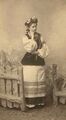Наталя Богомолець-Лазурська у ролі «Марусі» з вистави «Лимерівна». 1900 рік.jpg